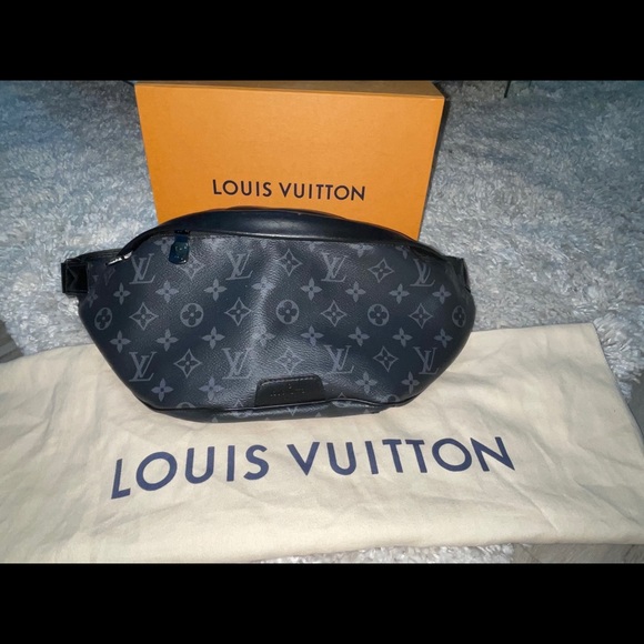 Louis Vuitton - Picture 2 of 7